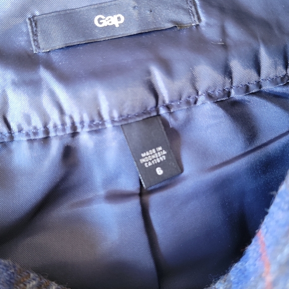 Plaid wool mini skirt, cute buttons - Picture 3 of 4